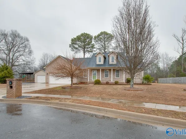 224 Chestnut Oak Cir, Owens X Rds, AL 35763