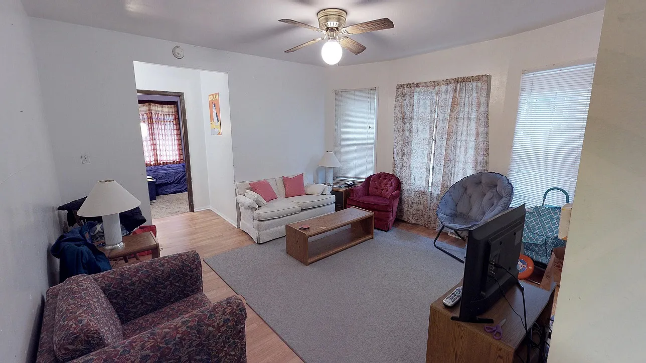 4 bed, 1.0 bath, $2,500 — Photo 3