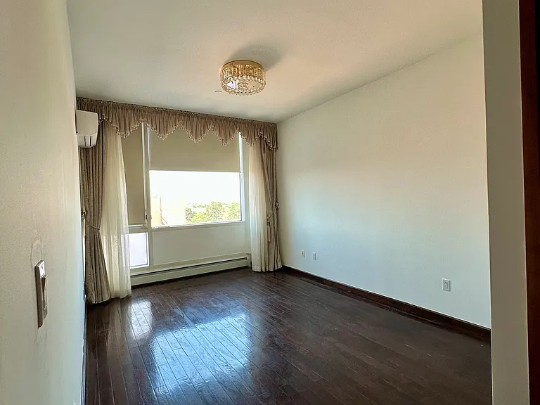 4205 Parsons Blvd #6B — Photo 11