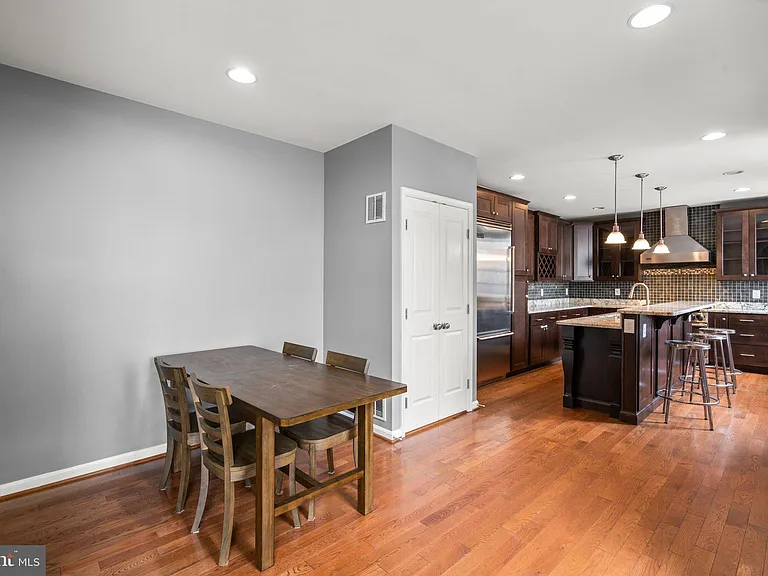 300 S Robinson St — Photo 10