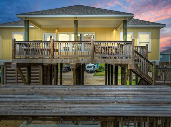 2294 E Lobster St, Pt Bolivar, TX 77650