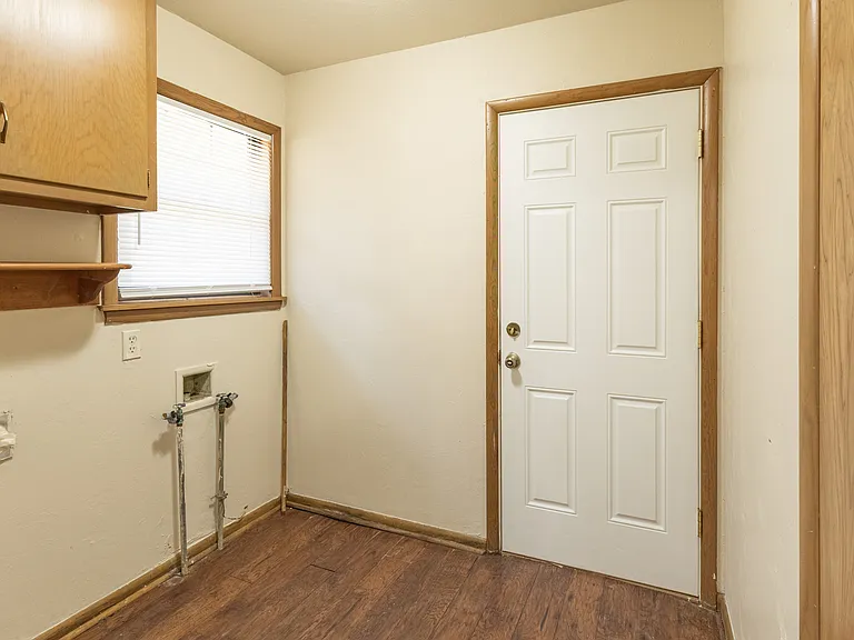 721 W Lakeshore Dr — Photo 15