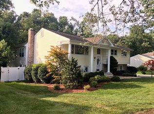 1104 Saddle Brook Rd, Mountainside, NJ 07092