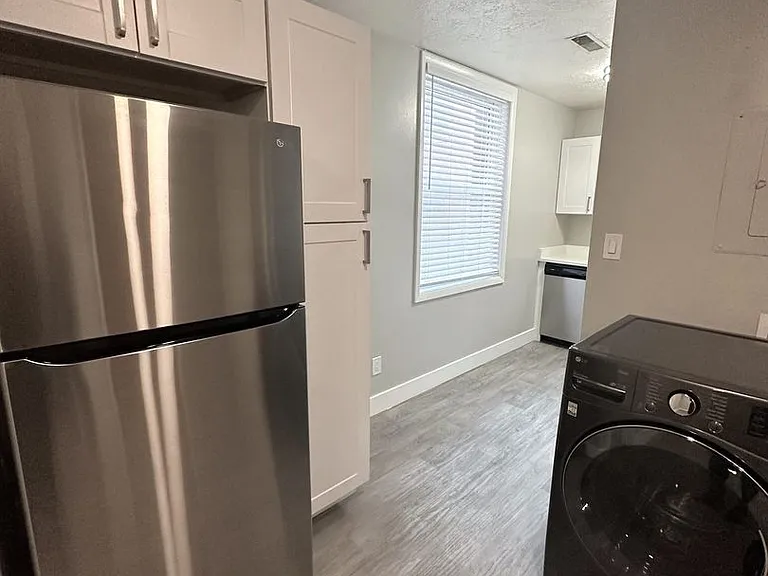 New Brigham Apartments — Photo 29