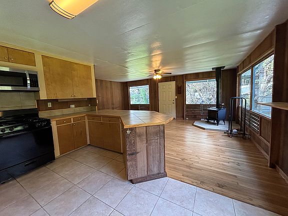 3rd image of 99-7736 Uluhe Pl