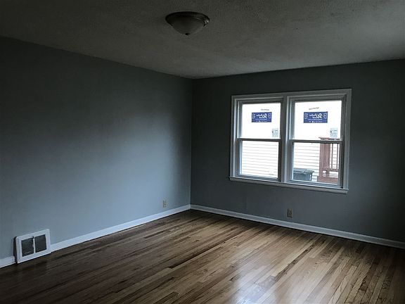 2nd image of 2617 Prast Blvd