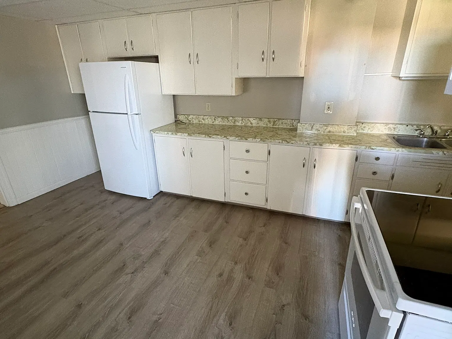 2 bed, $1,100 — Photo 3