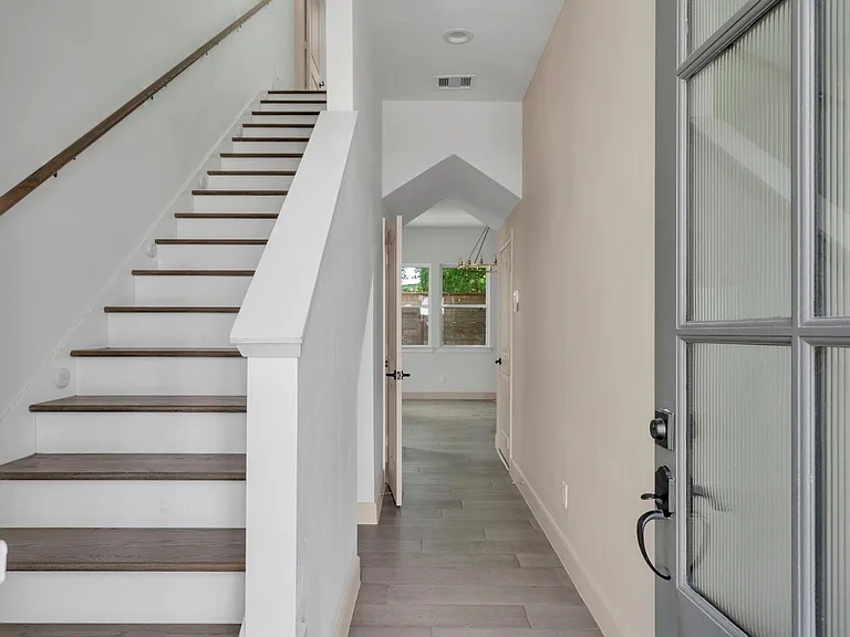 9551 Neuens Rd #B — Photo 13