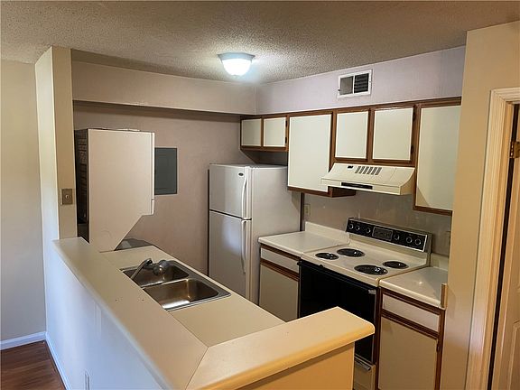 3rd image of 1761 Wire Rd APT 9-3