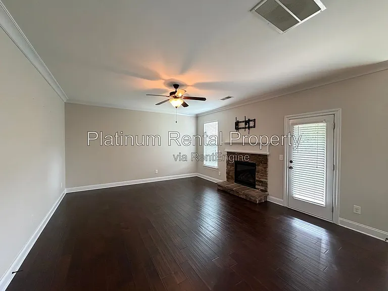 5075 Rialto Way — Photo 7