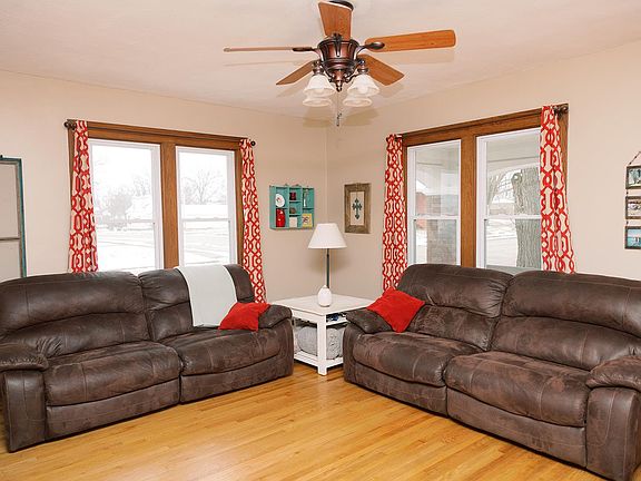 5th image of 301 W Jefferson Ave