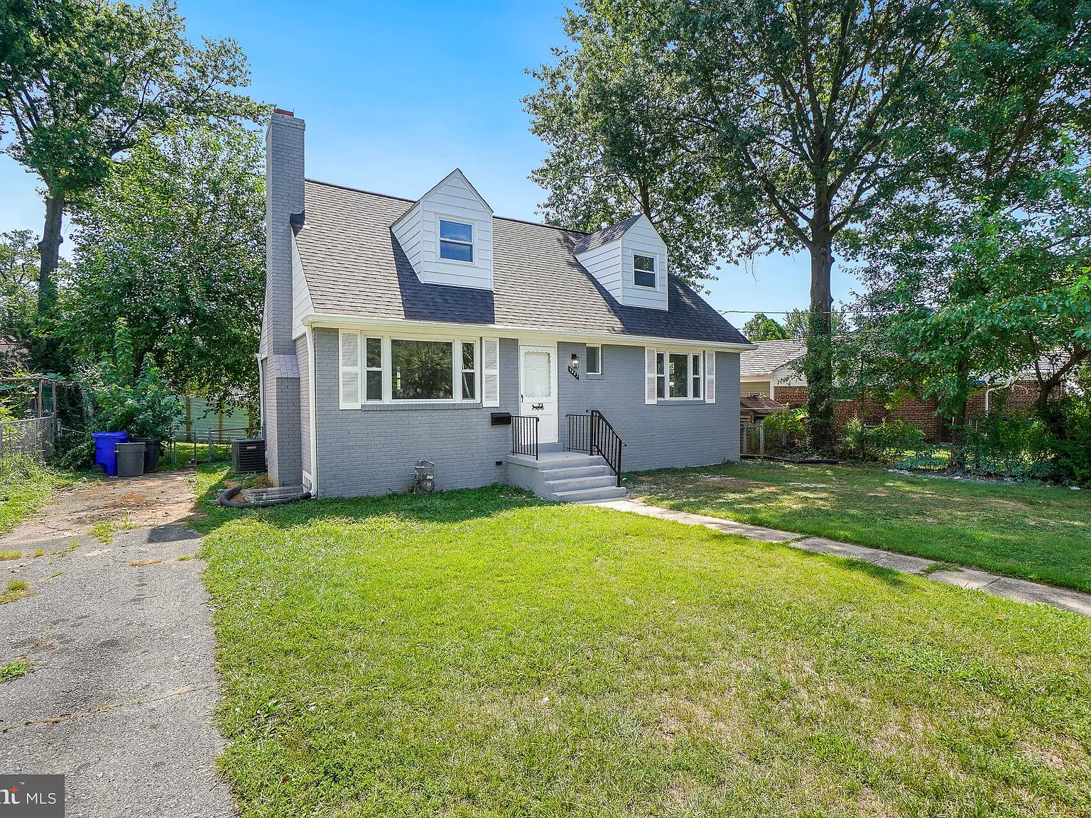 7 bed, 3.0 bath, 2112 sqft, $4,200 — Photo 1
