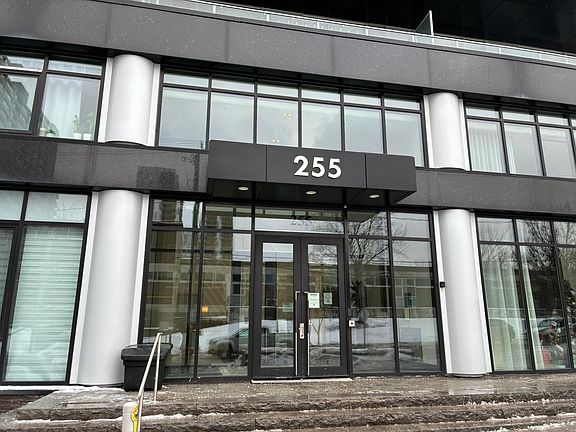 5th image of 255 Bay St