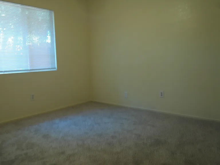 1852 Hile Ave — Photo 17