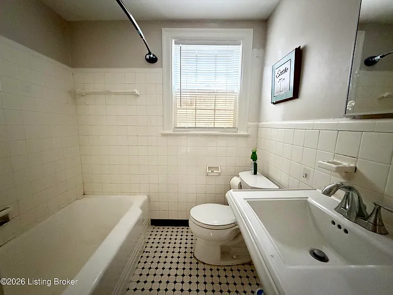 2211 Tyler Ln #1 — Photo 8