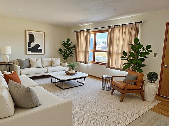 3rd image of 119 E Ridgeview Dr