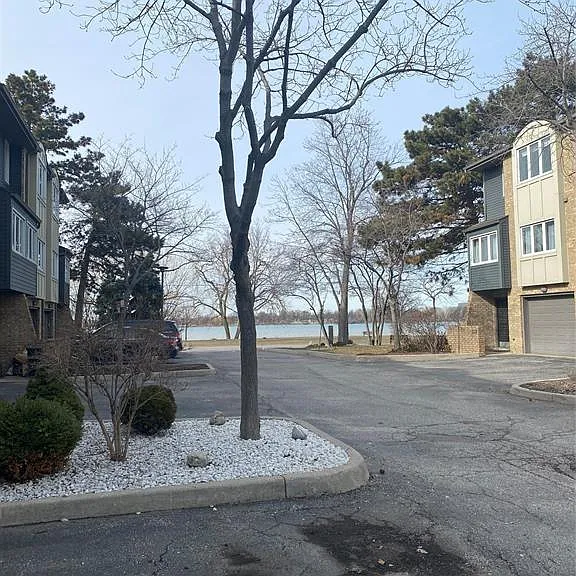 3925 Riverside Dr E — Photo 24
