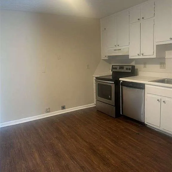 393 Stone Mountain St #I3 — Photo 3