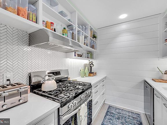 2nd image of 5112 Macarthur Blvd NW APT 2