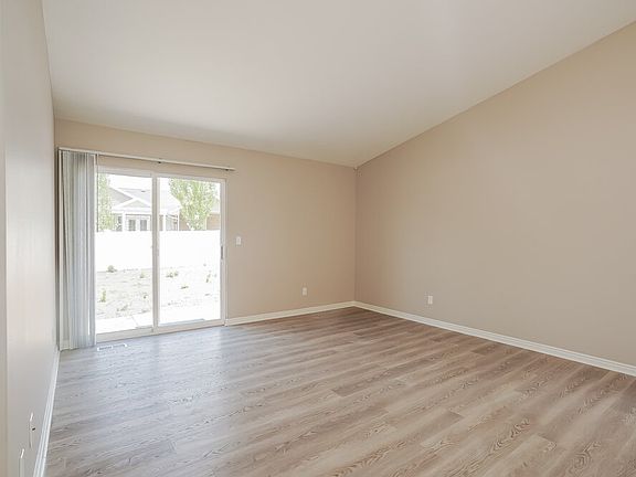 4th image of 322 W Trappers Pond Ct