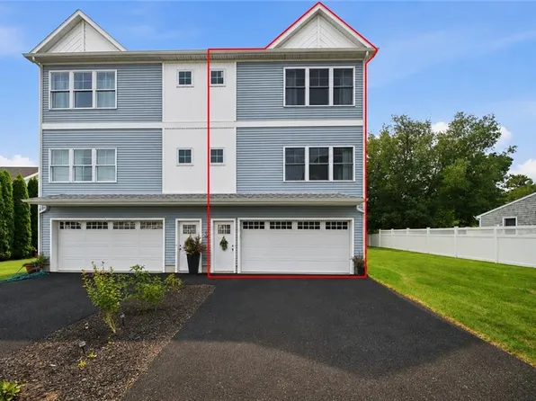 24 Wanda St #B, Narragansett, RI 02882