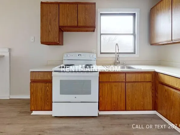 132 Spring St #5, Auburn, ME 04210