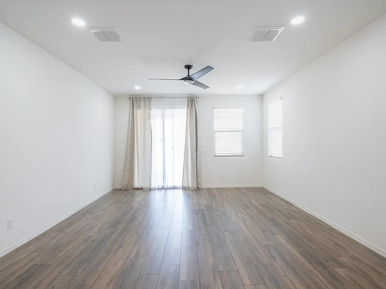 10872 W Marshall Ave — Photo 9