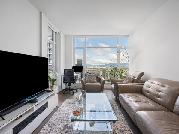 4670 Assembly Way #3807, Burnaby, BC V5H 0H3