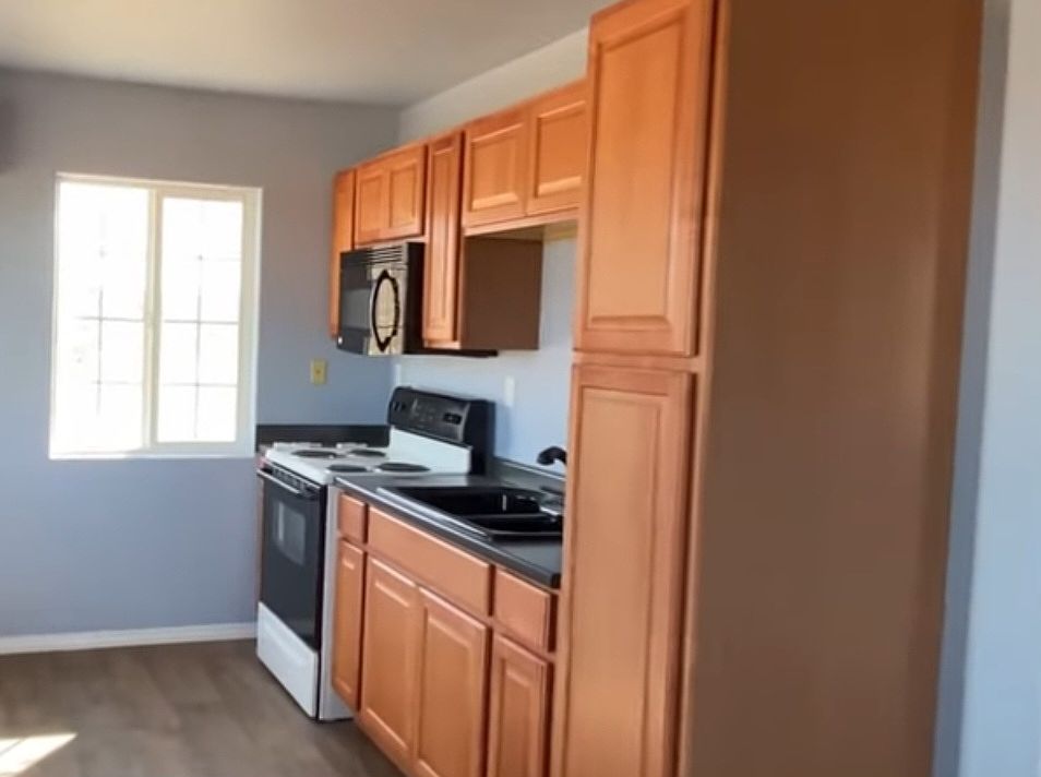 2nd image of 3839 Sunrise Way