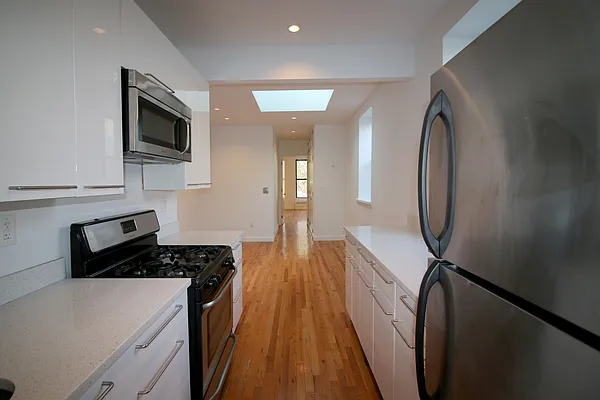 Rented by Link NY Realty | media 5