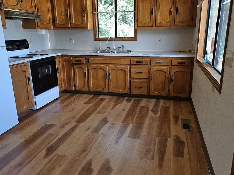 325 SW 7th Ave — Photo 4