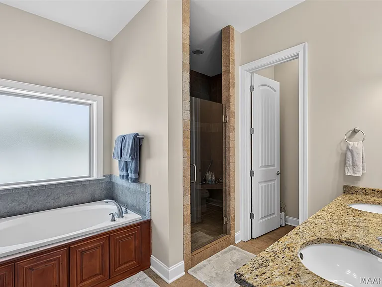 377 Sydney Ave — Photo 11
