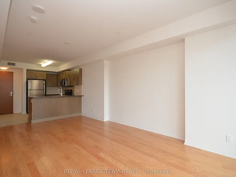 242 Rideau St #404 — Photo 10