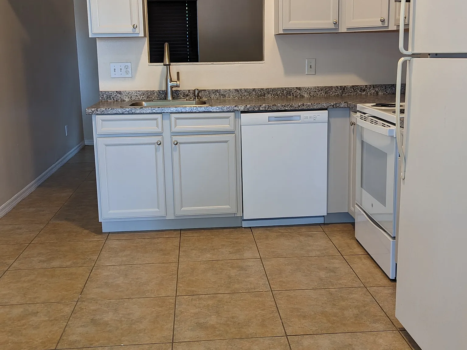 2 bed, $1,600 — Photo 1