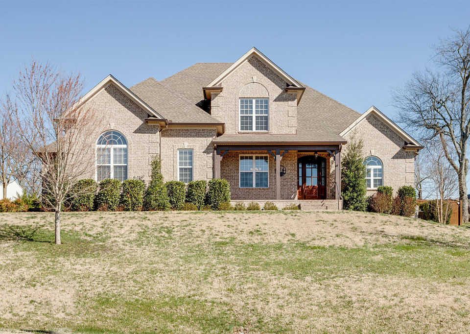 1st image of 2324 Lucerne Ln