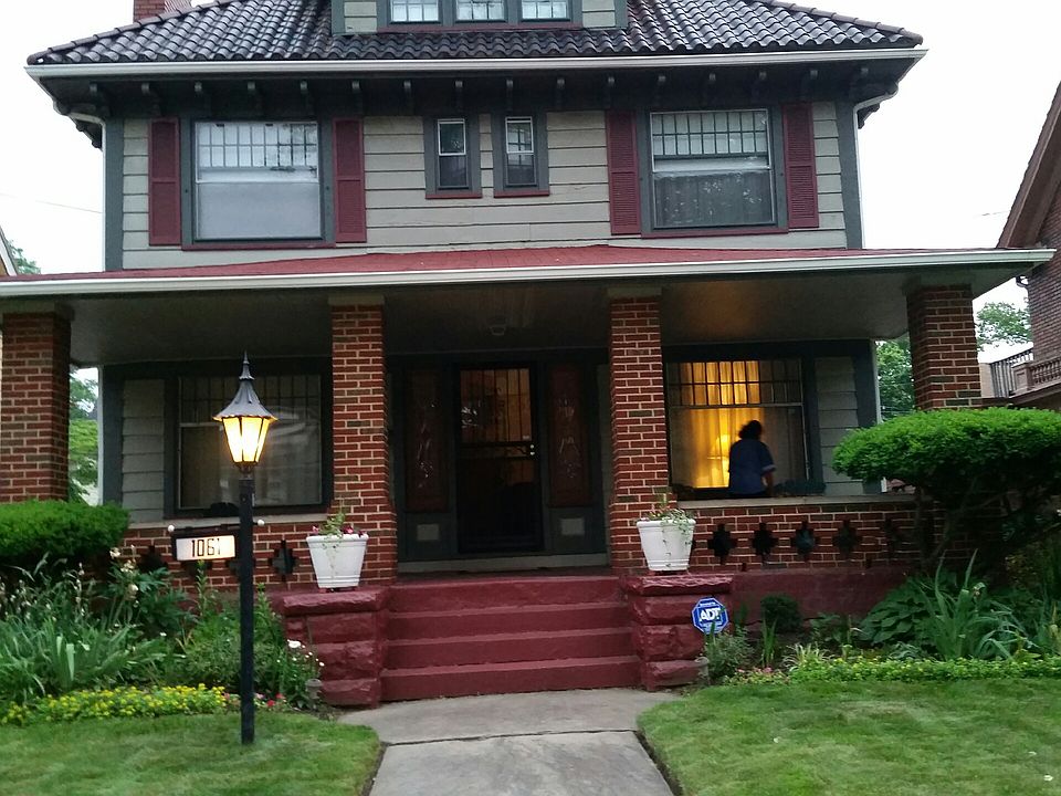 1st image of 1061 E 97th St