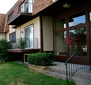 Gaslight Apartments — Photo 18