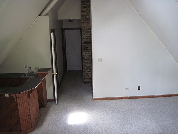 5th image of 613 E Townsend St #A