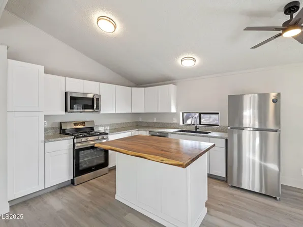 2720 Dahlia Way, Reno, NV 89512