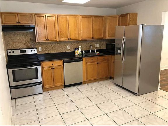 3rd image of 6001 Bellaire Dr