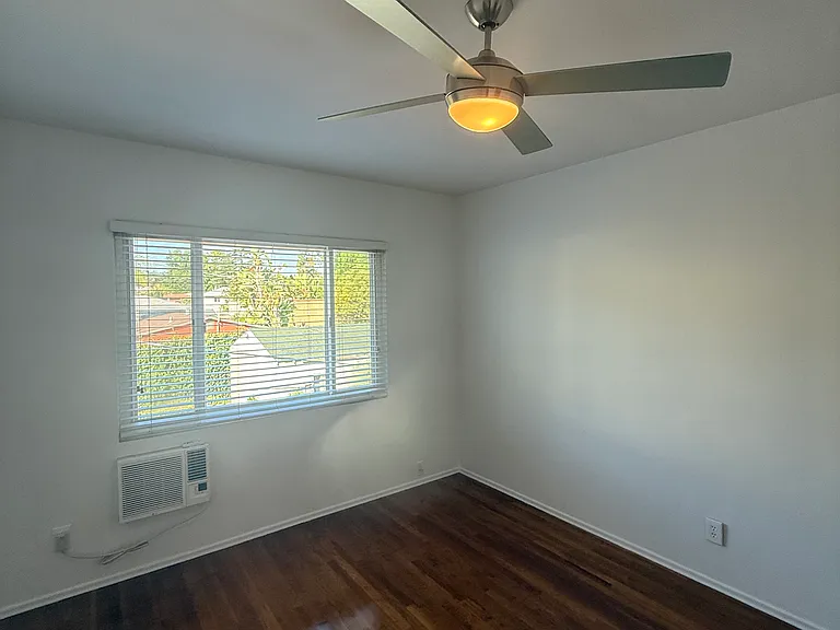 2640 Saint George St #11 — Photo 22