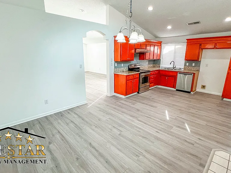 4605 Mount Everest Way — Photo 10