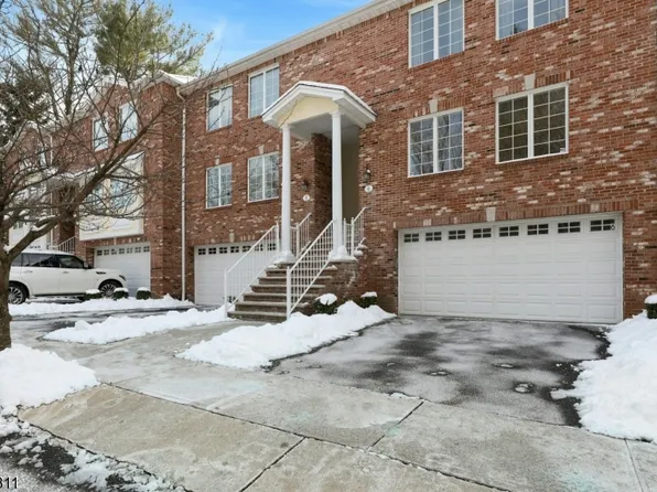 6 Skymark Ct, Upper Saddle River Boro, NJ 07458