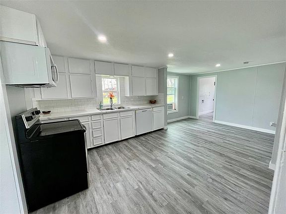 5th image of 107 N Blunck Street