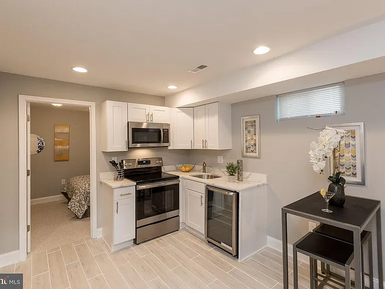 951 Jefferson St NE — Photo 30