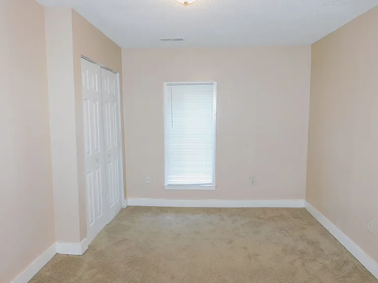 618 Glencoe St — Photo 10