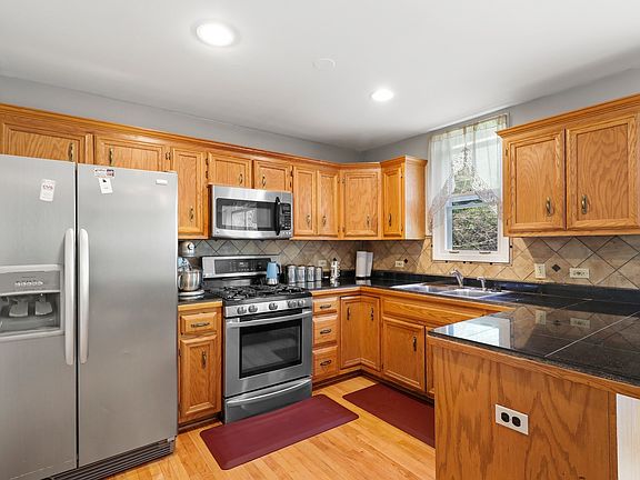 5th image of N717 Woodlawn St