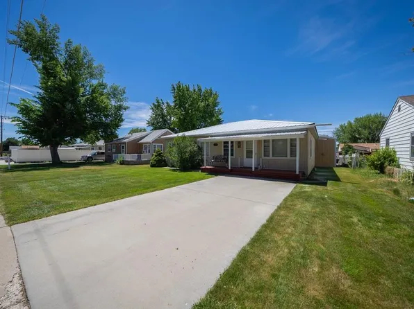622 S 8th St, Worland, WY 82401