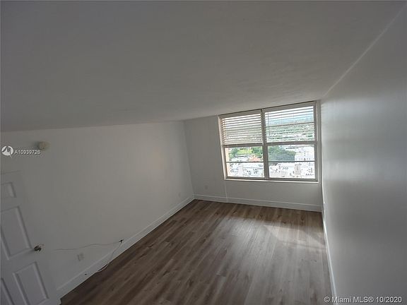 5th image of 2899 Collins Ave APT 1736