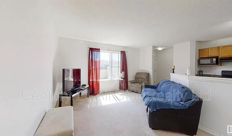 415 Aster Close — Photo 4